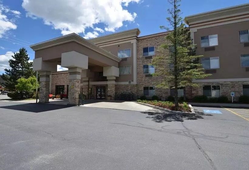 هتل Wood River Inn & Suite