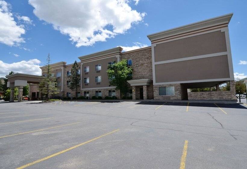 Otel Wood River Inn & Suite