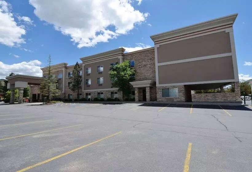 هتل Wood River Inn & Suite