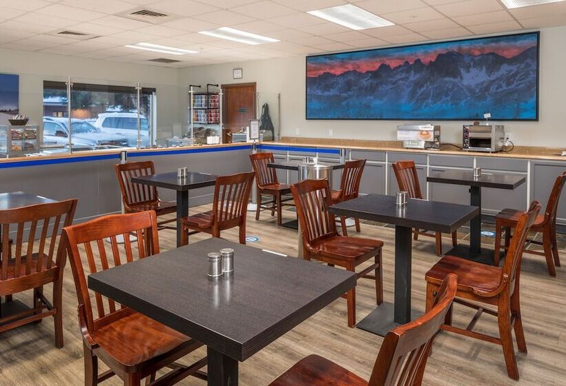 Otel Wood River Inn & Suite