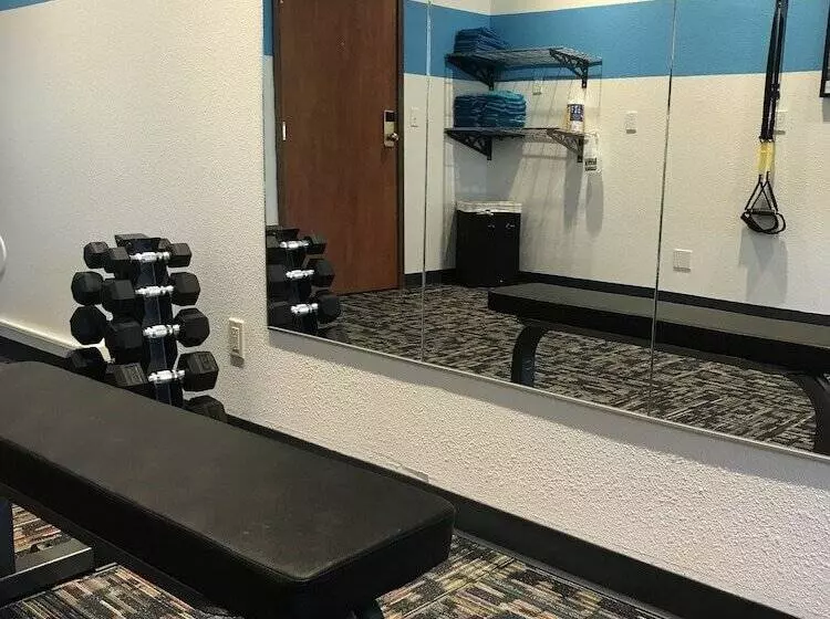 هتل Wood River Inn & Suite