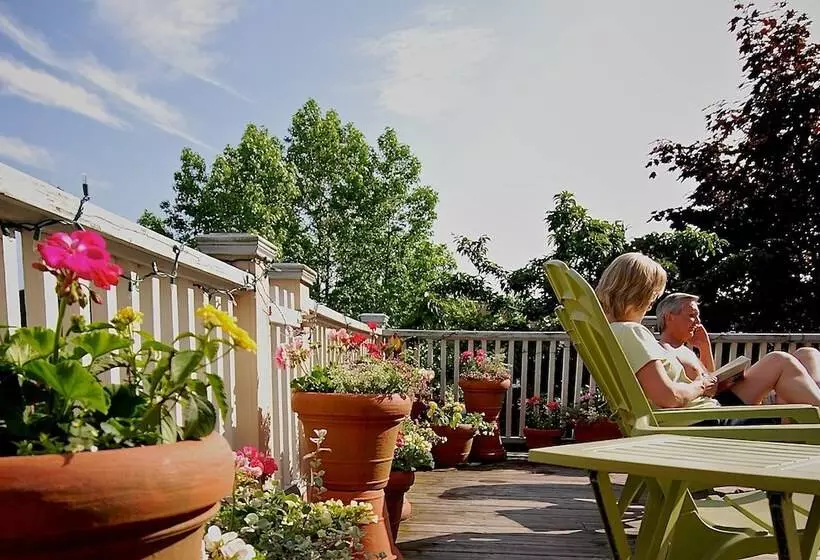 هتل Yankee Peddler Inn