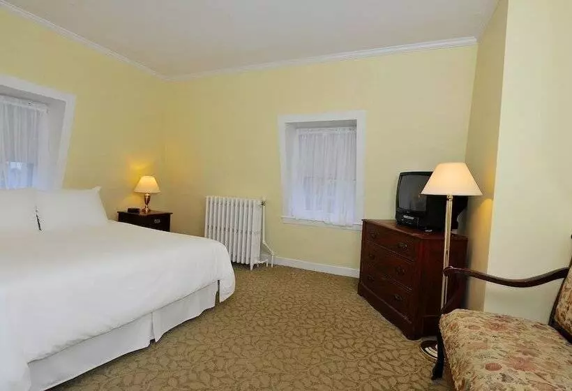 هتل Yankee Peddler Inn