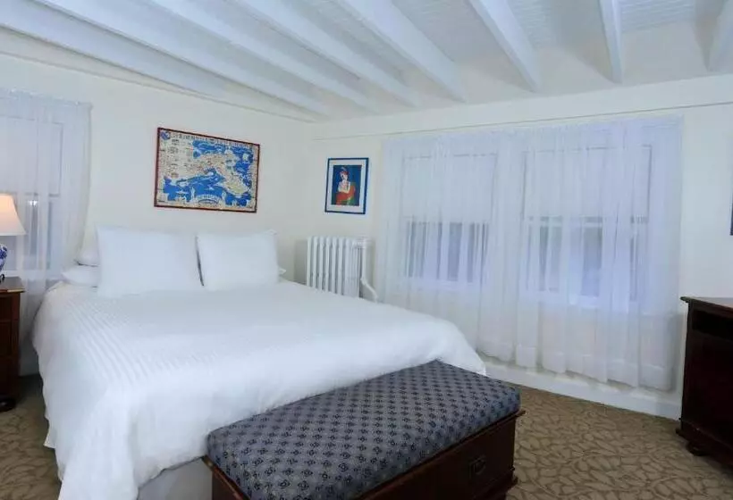 هتل Yankee Peddler Inn