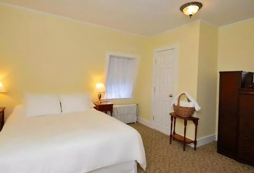 هتل Yankee Peddler Inn