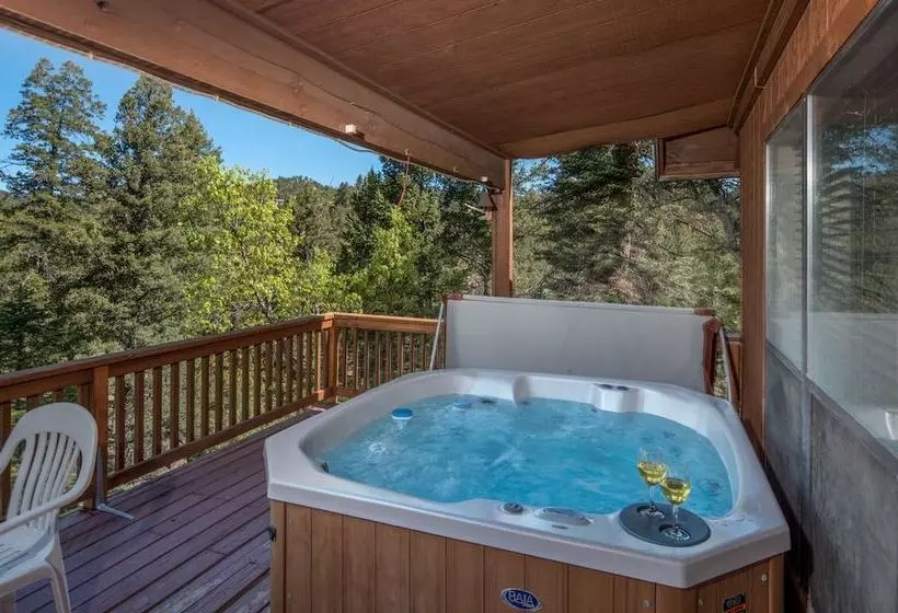 Rocky Top Cabin Two Bedroom Cabin