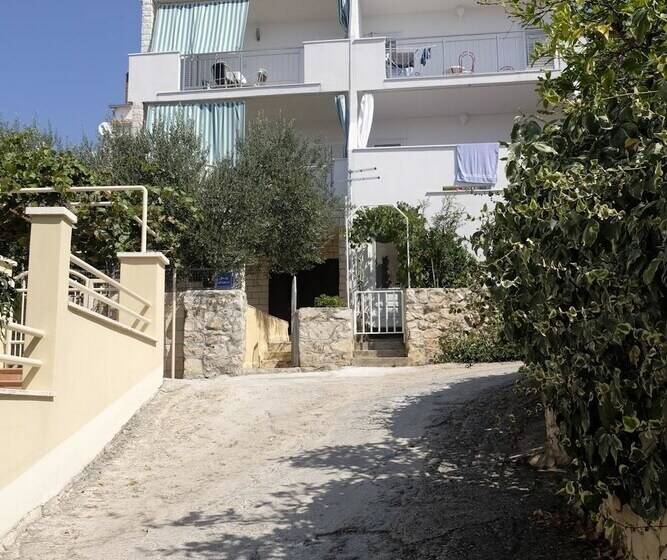 Apartments Duje O.gornji