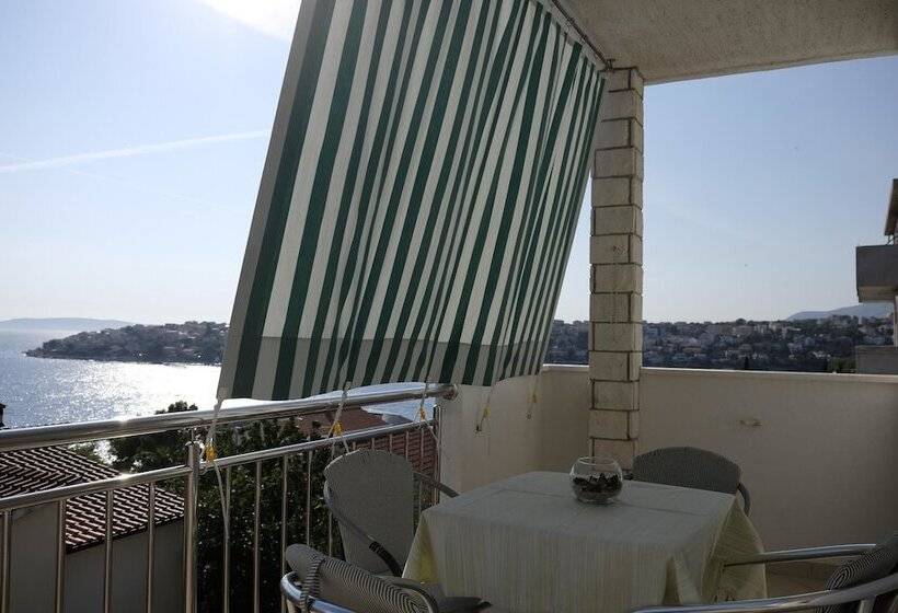 Apartments Duje O.gornji