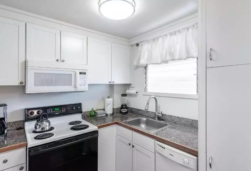 Lahaina Wonderful Condos