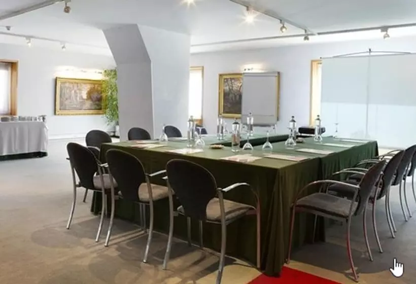 Aparthotel Atenea Valles