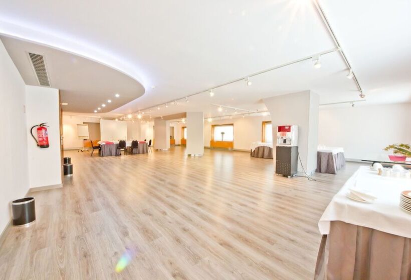 Aparthotel Atenea Valles