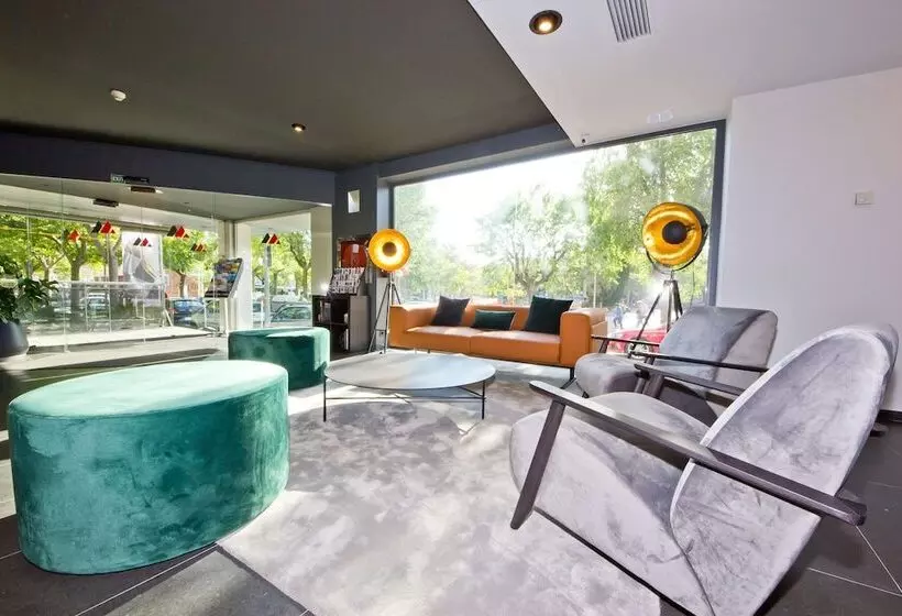 Aparthotel Atenea Valles