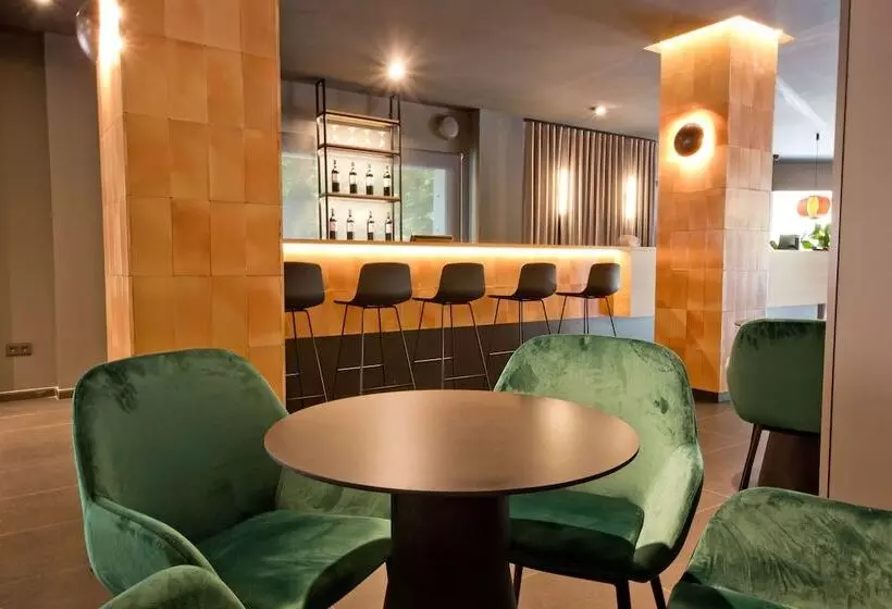 Aparthotel Atenea Valles