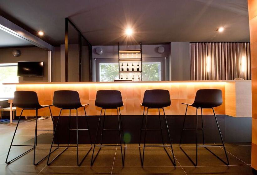 Aparthotel Atenea Valles