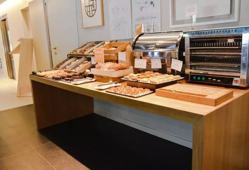 Aparthotel Atenea Valles