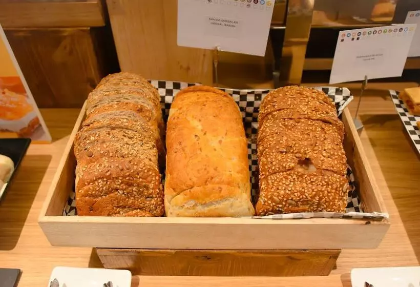 Aparthotel Atenea Valles