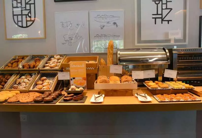 Aparthotel Atenea Valles