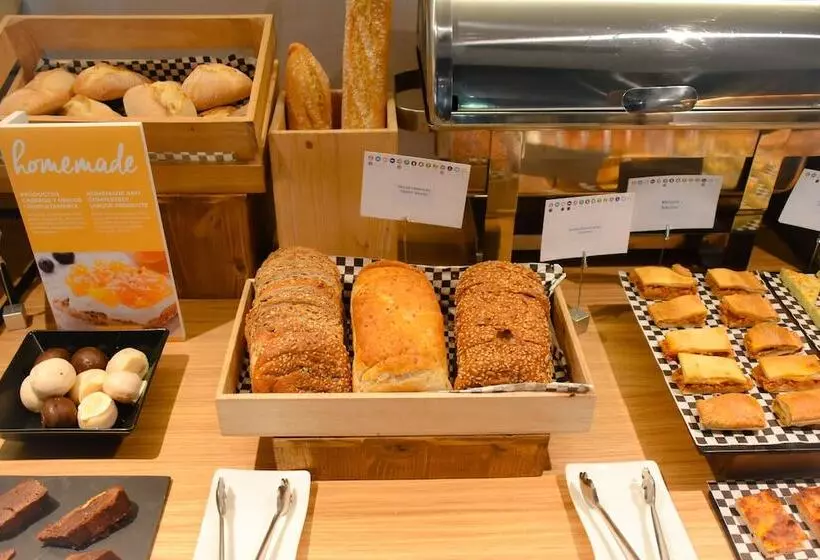 Aparthotel Atenea Valles