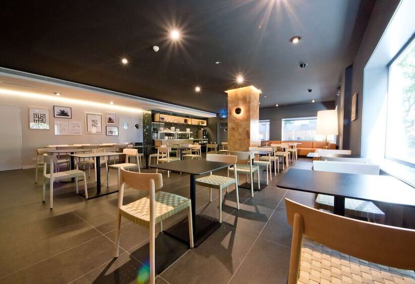 Aparthotel Atenea Valles