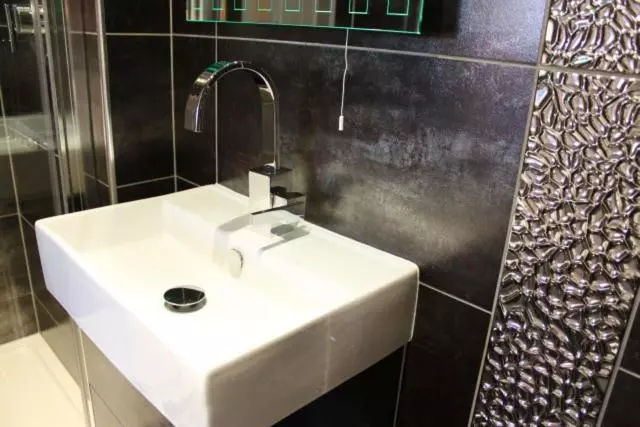 Applegarth Villa Hotel & Restaurant