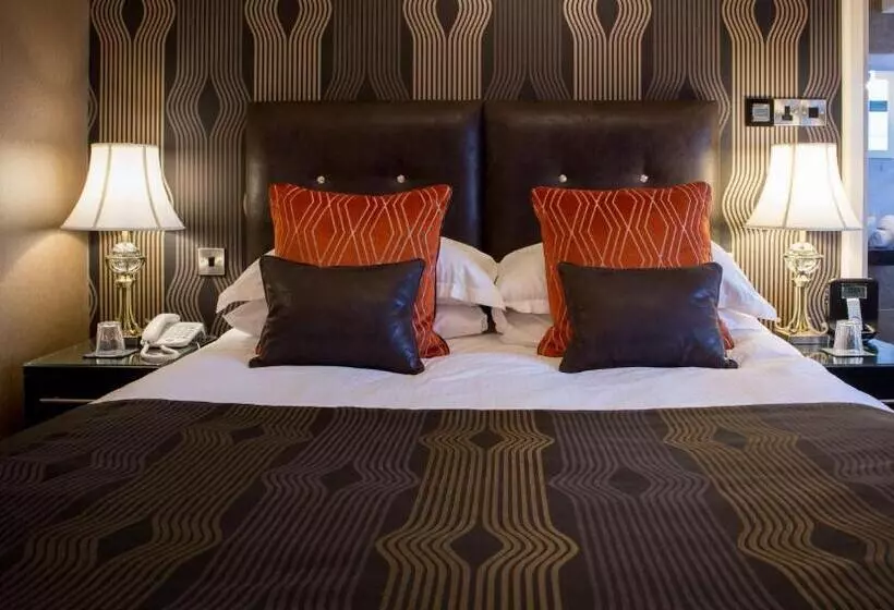 Applegarth Villa Hotel & Restaurant