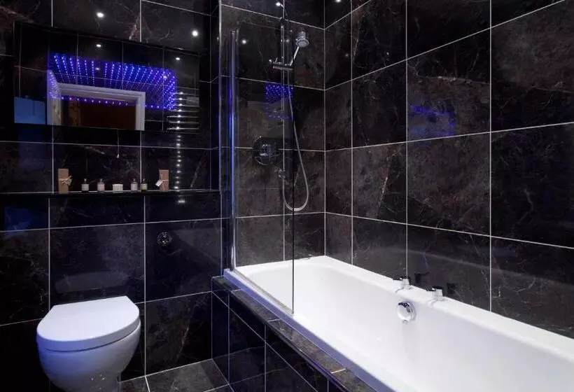 Applegarth Villa Hotel & Restaurant