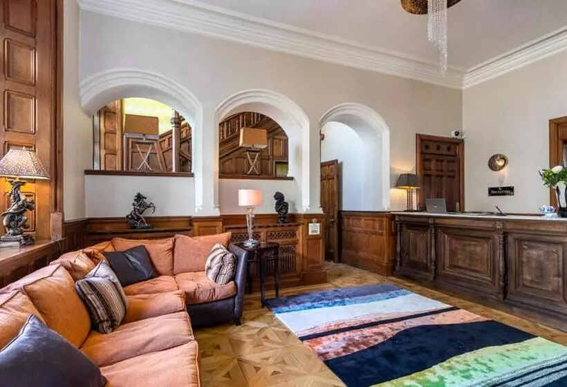 Applegarth Villa Hotel & Restaurant