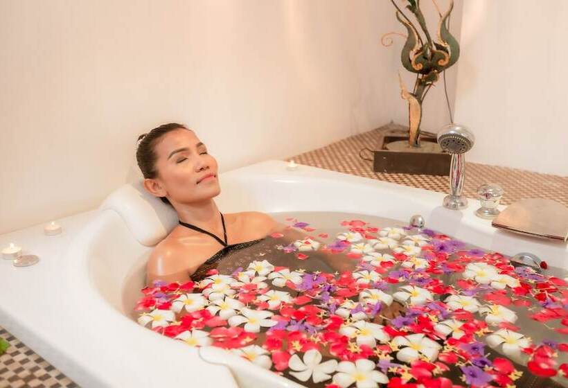 Club Bamboo Boutique Patong Beach Resort