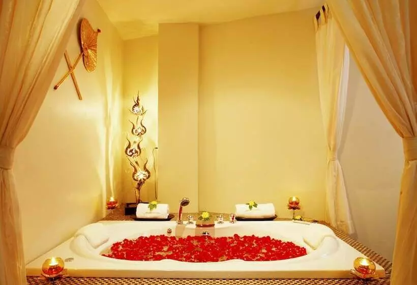 Club Bamboo Boutique Patong Beach Resort