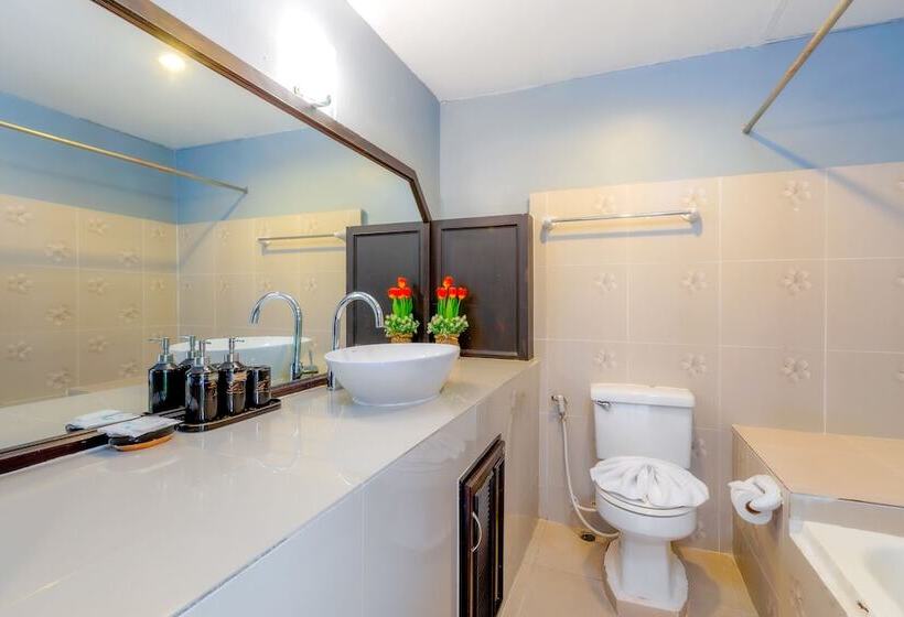 Club Bamboo Boutique Patong Beach Resort