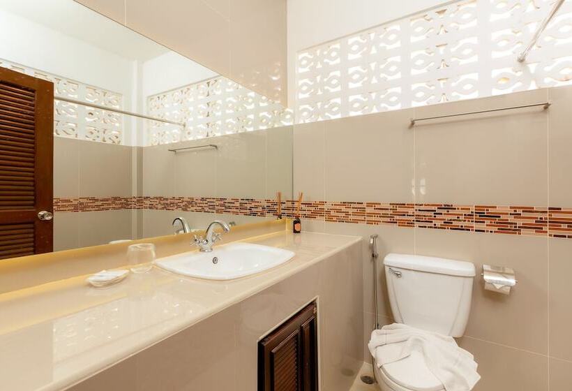 Club Bamboo Boutique Patong Beach Resort