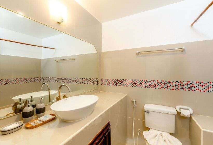 Club Bamboo Boutique Patong Beach Resort