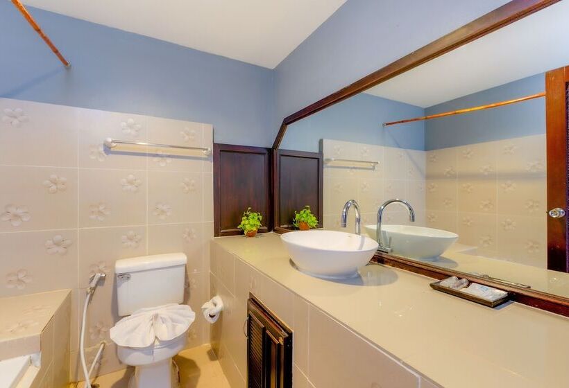 Club Bamboo Boutique Patong Beach Resort