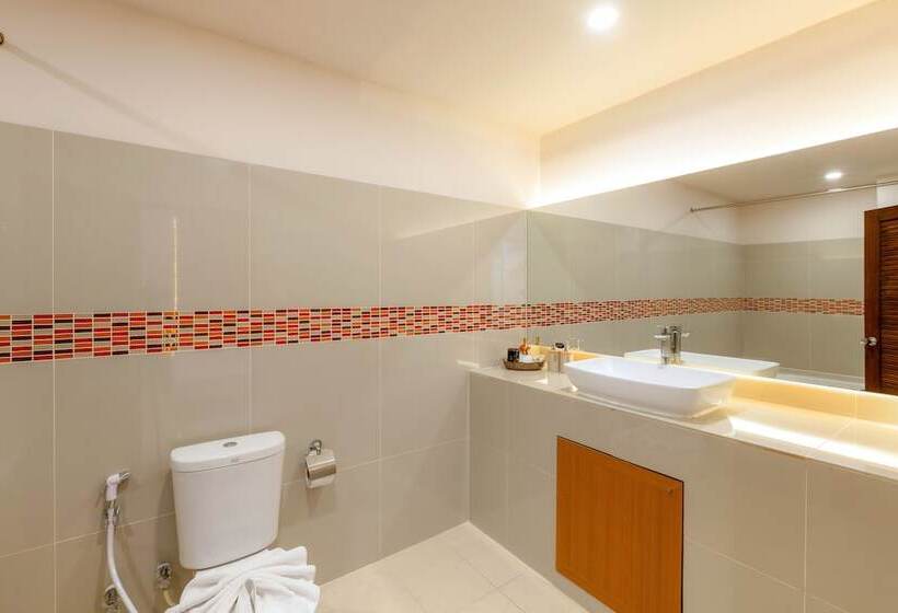 Club Bamboo Boutique Patong Beach Resort