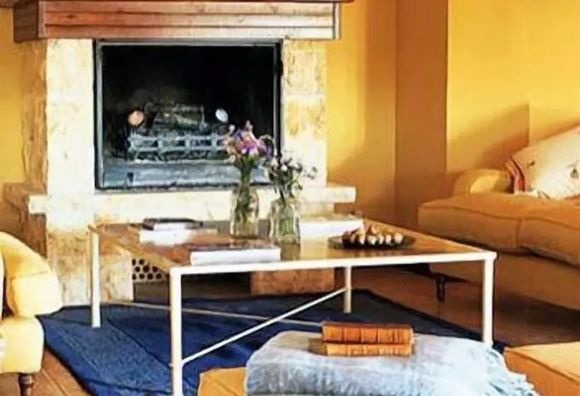 簡易ホテル Hostería De Guara