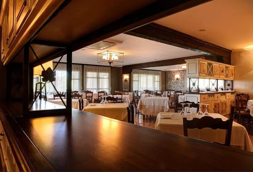 簡易ホテル Hostería De Guara