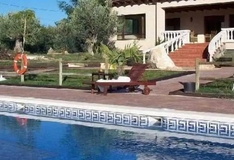 簡易ホテル Hostería De Guara