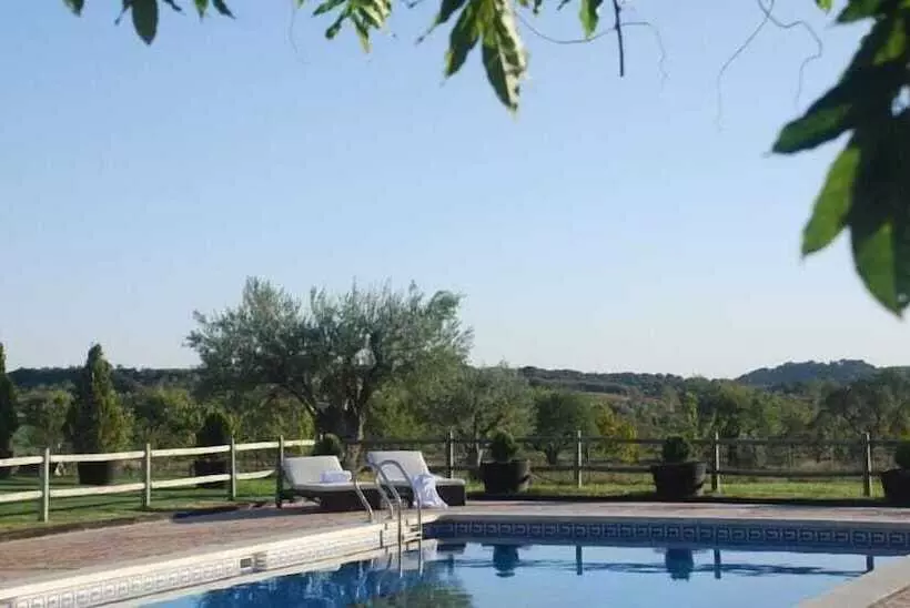 簡易ホテル Hostería De Guara