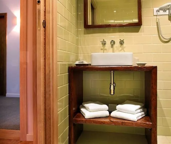 簡易ホテル Hostería De Guara