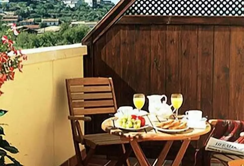 簡易ホテル Hostería De Guara