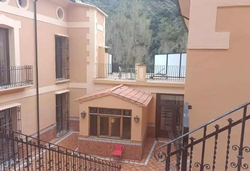 簡易ホテル De La Trucha