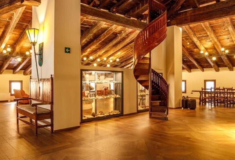 פונדק De La Trucha