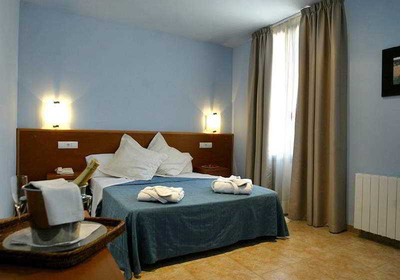 Hotel Comtes De Queralt