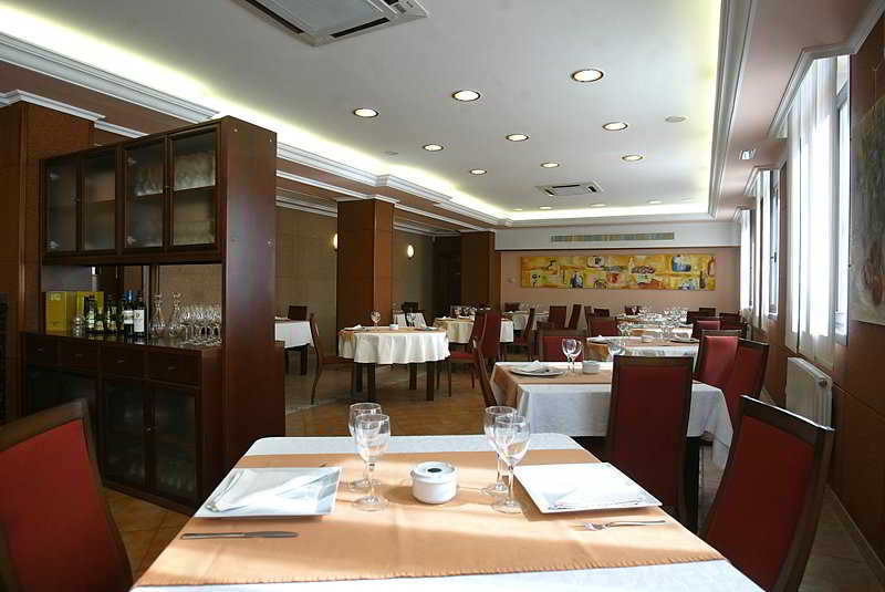 Hotel Comtes De Queralt