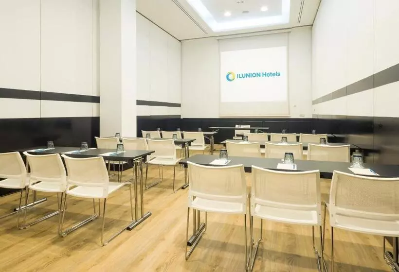 Отель Ilunion Suites Madrid