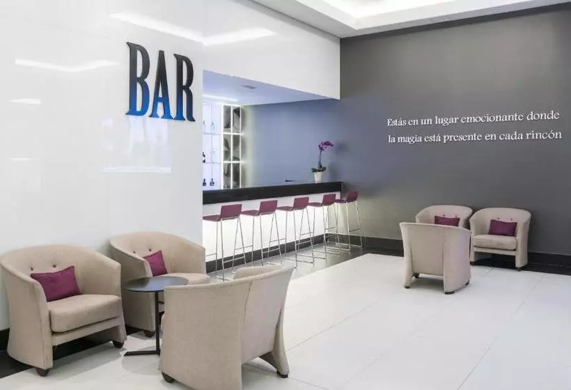 Отель Ilunion Suites Madrid