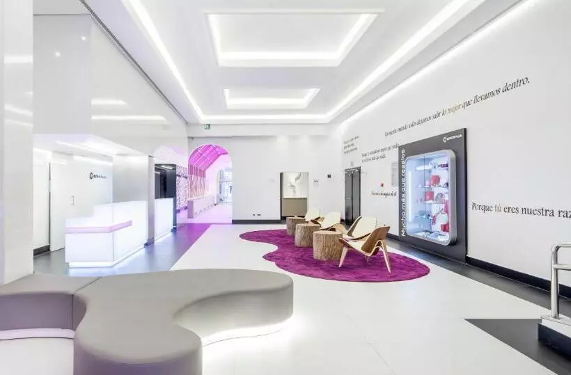 Отель Ilunion Suites Madrid