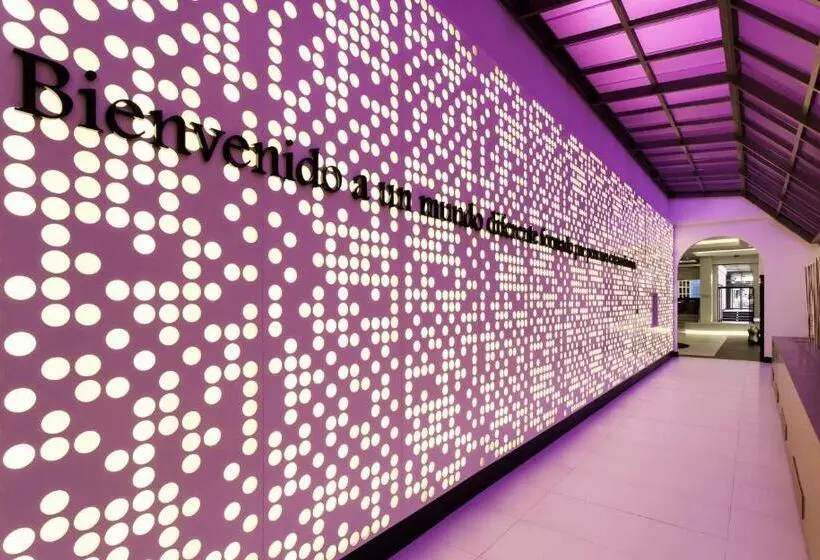 Отель Ilunion Suites Madrid