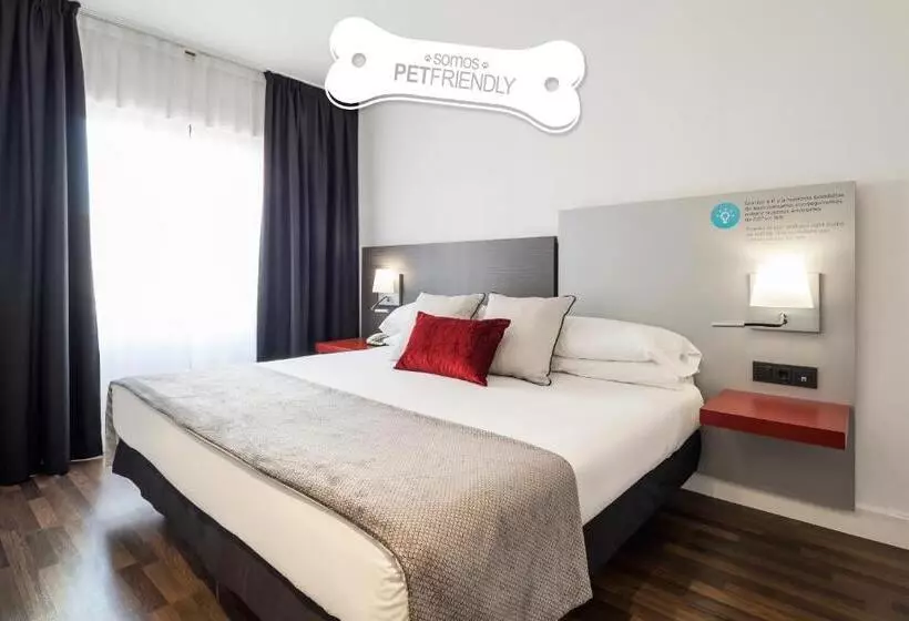 Отель Ilunion Suites Madrid