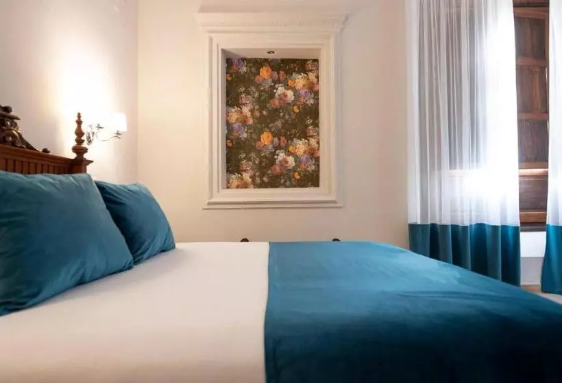 Hotel Maria De Molina